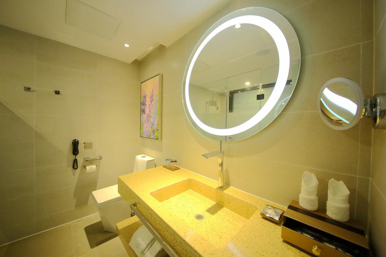 Lavande Hotel Qingdao North Station Shop מראה חיצוני תמונה